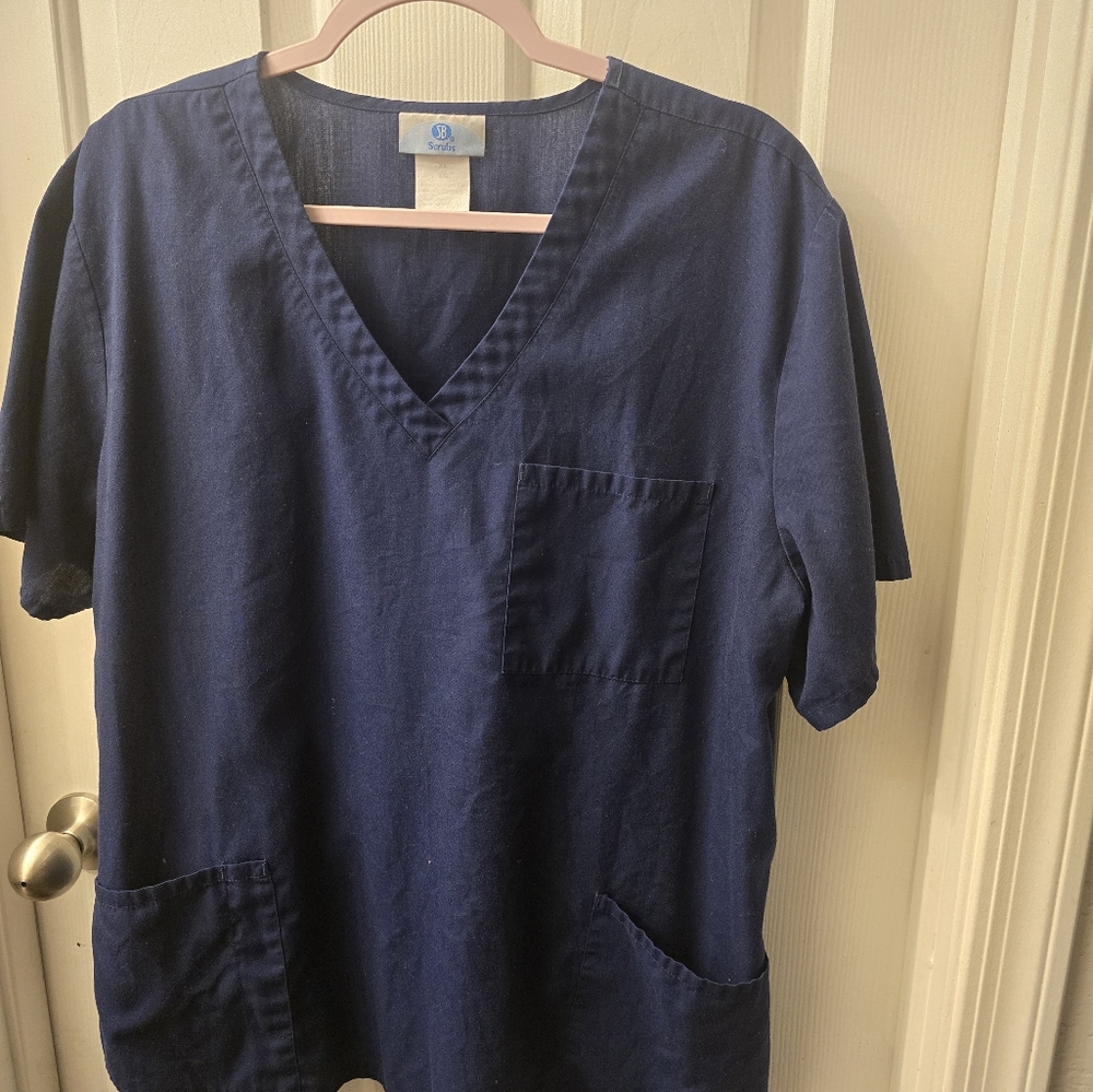 SB scrub top